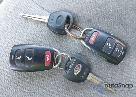 2006 Kia Sedona Ex/Lx from USA, damaged, VIN KNDMB233566034924